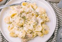 Olive Garden’s Creamy Chicken Tortellini Alfredo