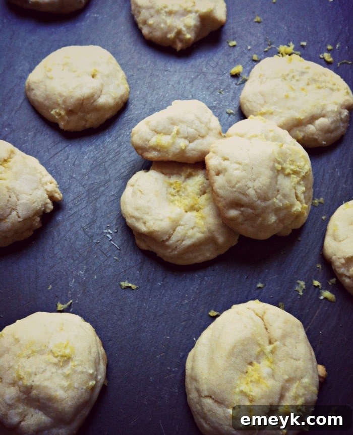 Delicious Lemon Glazed Cookies