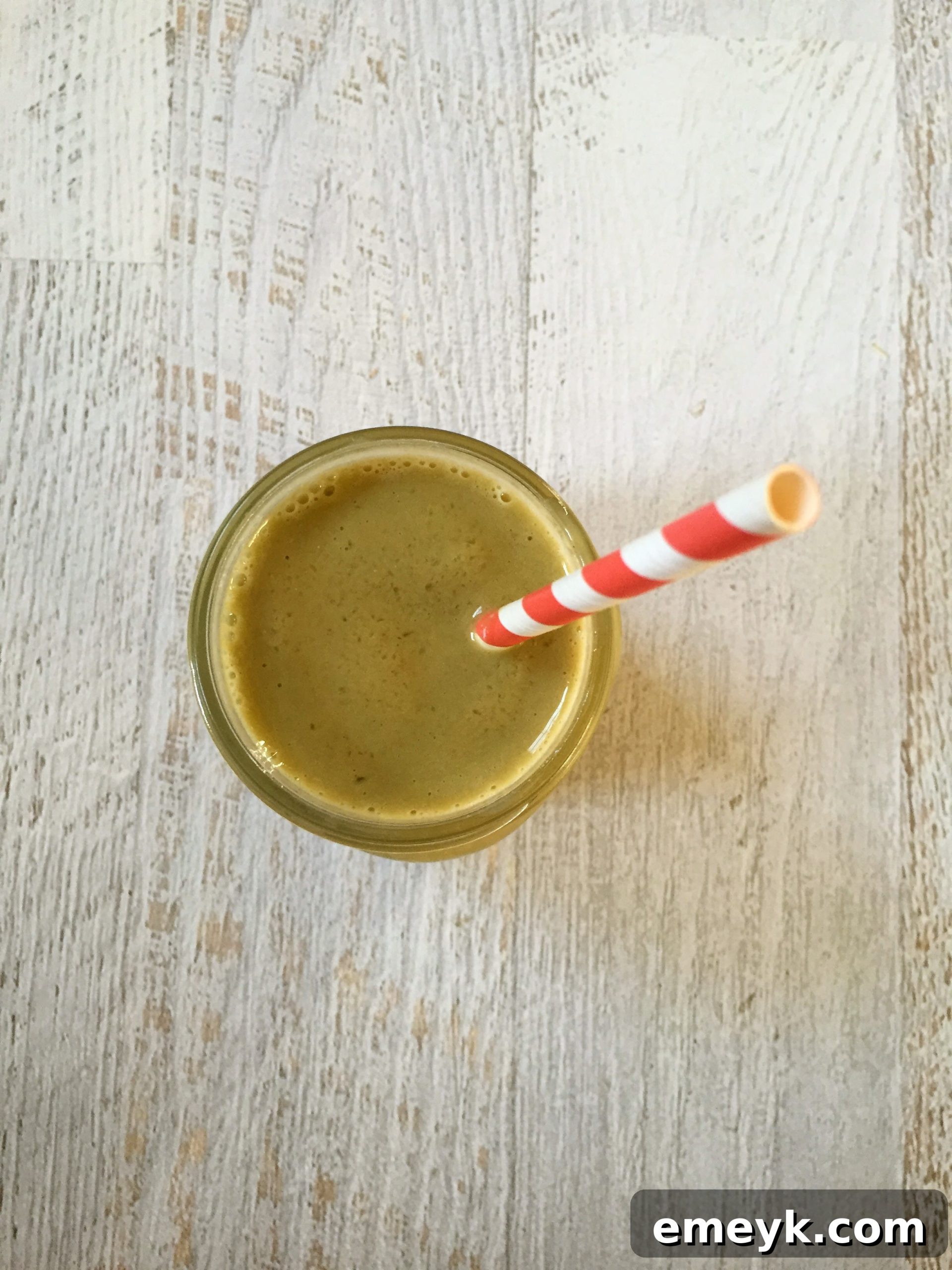 Berry-Pineapple Green Boost 2 Nutrient-rich Pineapple Spinach Strawberry Smoothie for a healthy start