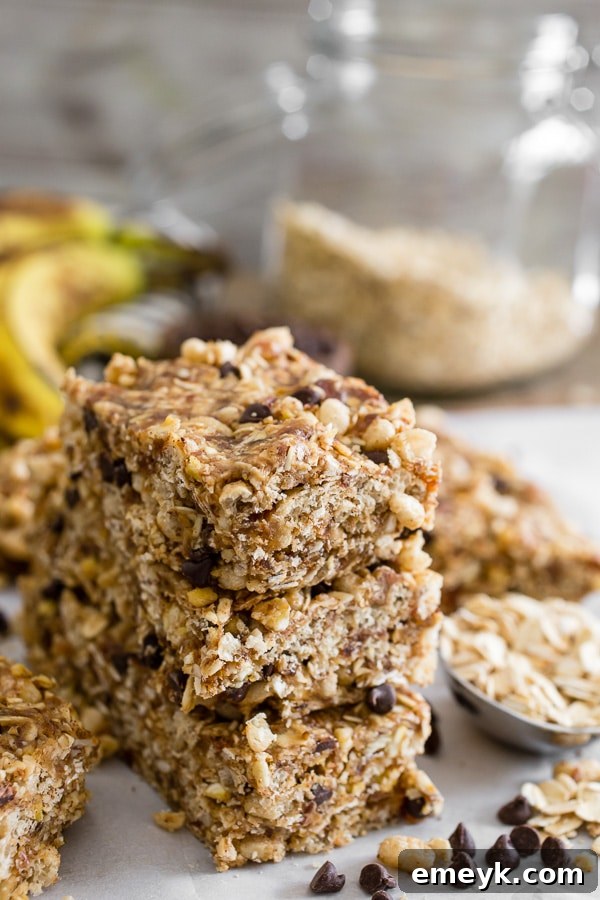 29 Brilliant Breakfasts for Effortless Mornings 21 Delicious No Bake Peanut Butter Banana Chocolate Chip Granola Bars from Nutmeg Nanny, quick and easy for busy mornings.