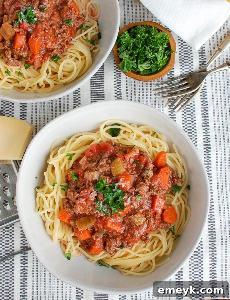Slow Cooker Spaghetti Sauce served in two bowls