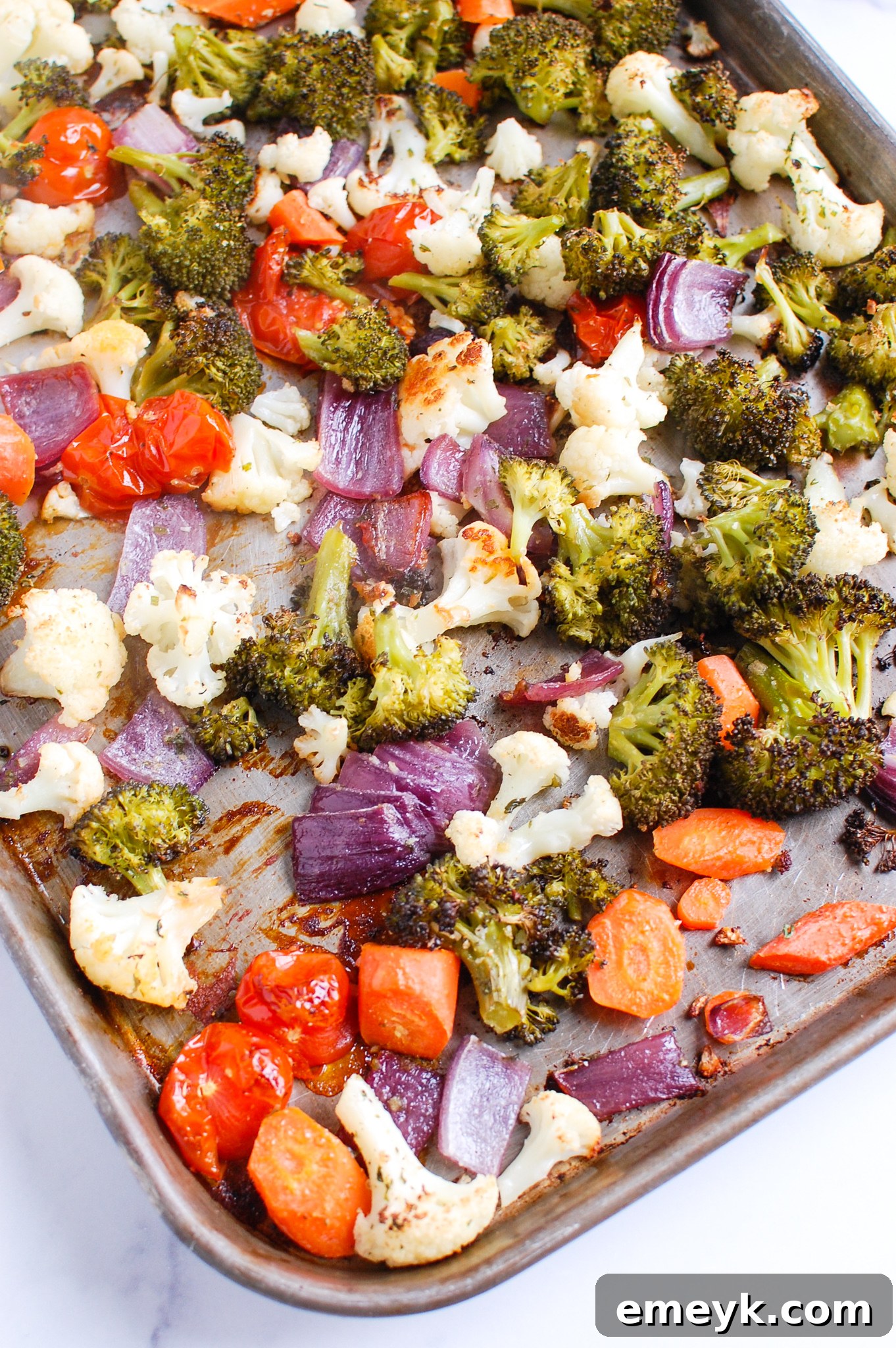 Mediterranean Buddha Bowl with roasted vegetables