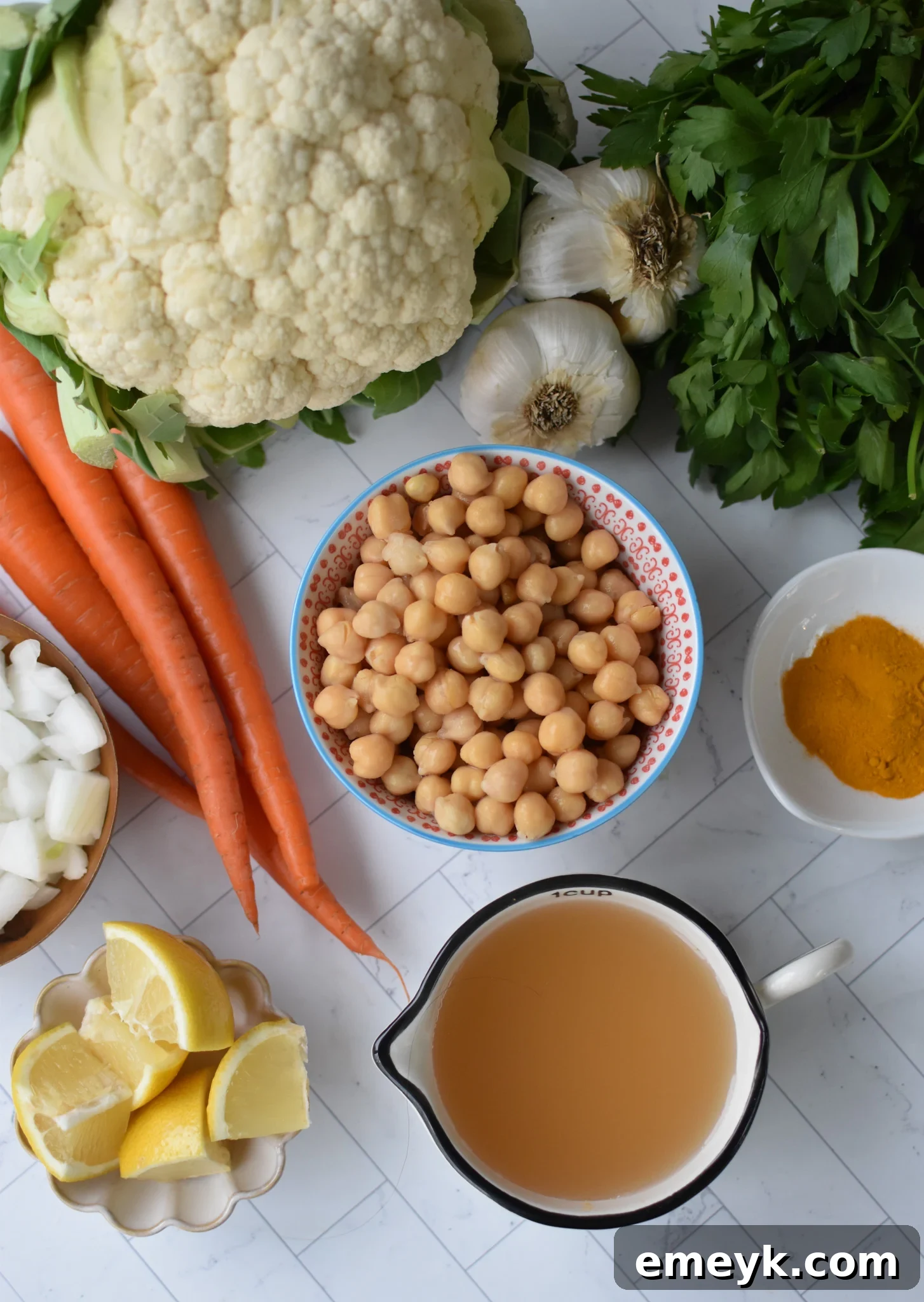 Velvety Cauliflower Dream 3 Creamy Cauliflower Soup ingredients.