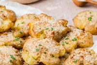 Crispy Garlic Parmesan Smashed Potatoes