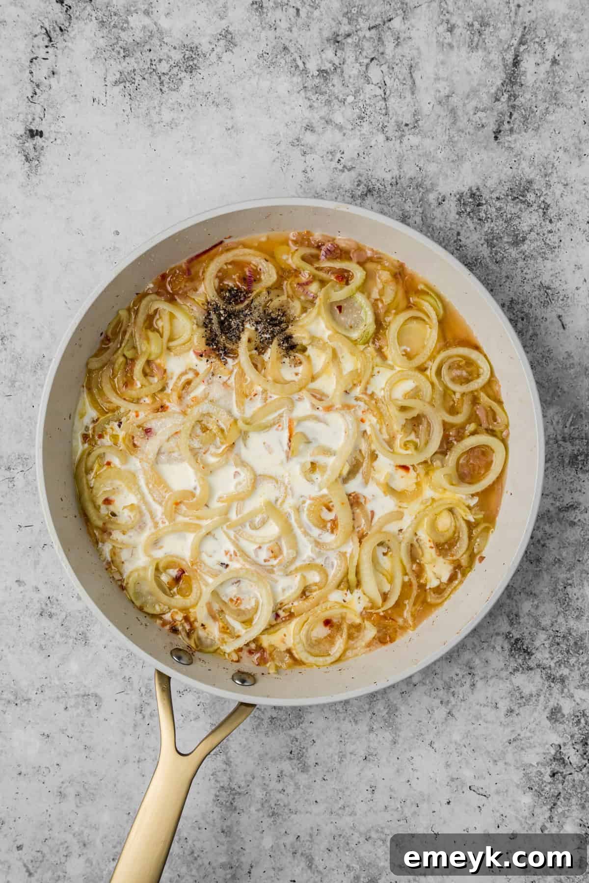Creamy wine sauce for fennel sausage pasta